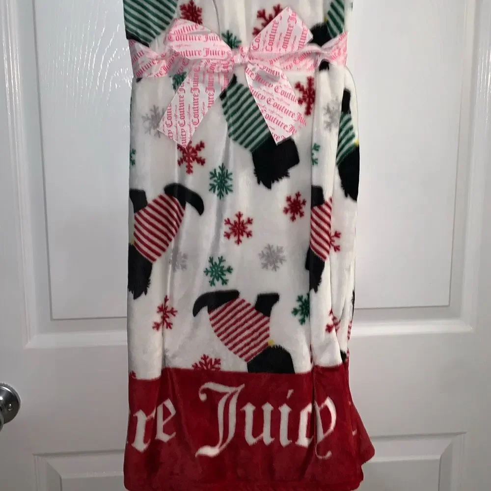 White Christmas Dog Snowflake Juicy Throw Blanket